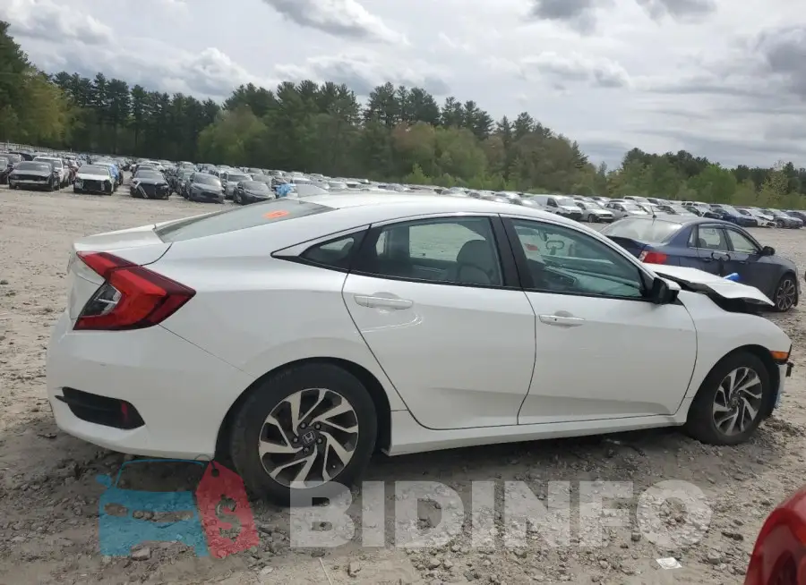 19XFC2F72HE218722 Photo# 3