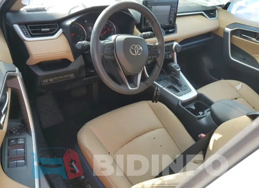 2T3C1RFV8MW115402 Photo# 2