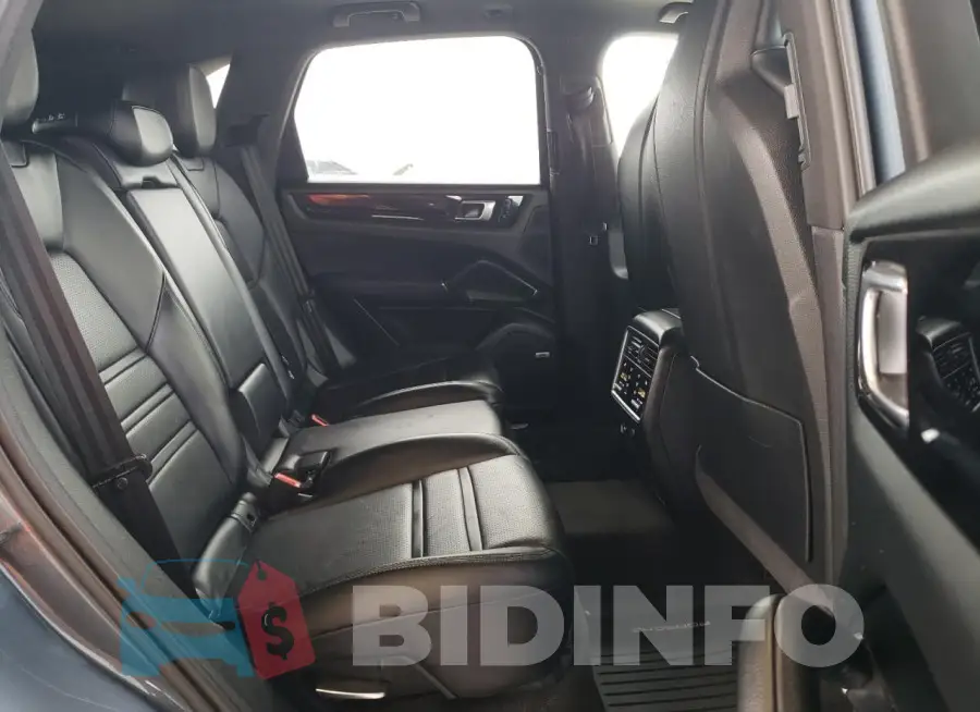 WP1AA2AYXKDA10868 Photo# 11