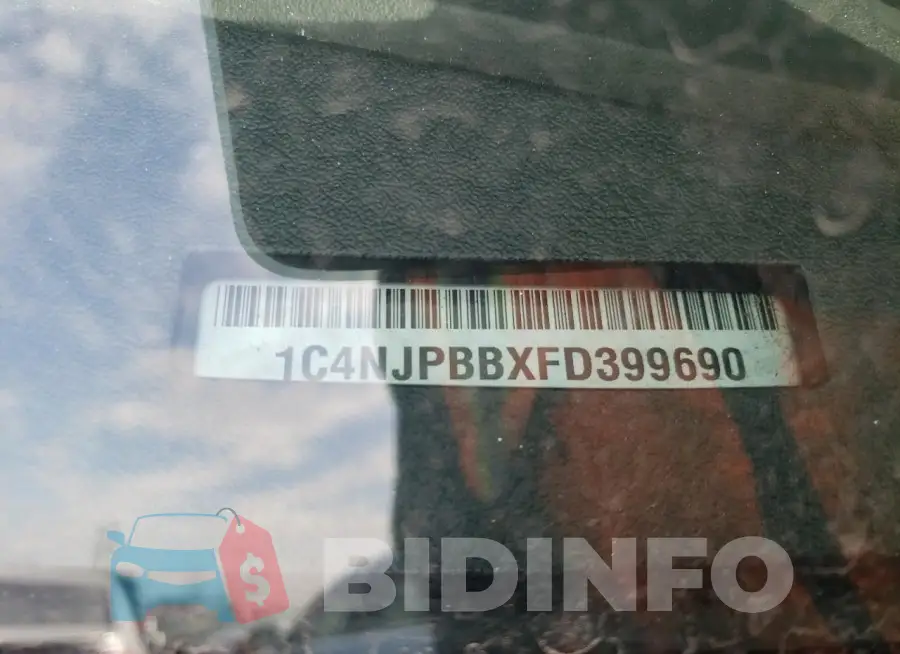 1C4NJPBBXFD399690 Photo# 12