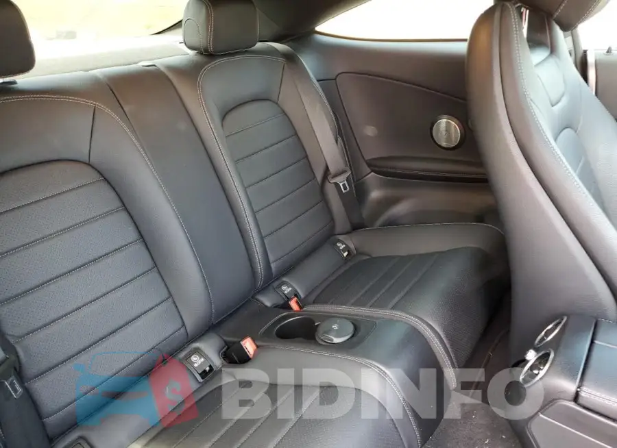 WDDWJ8DB1KF811569 Photo# 10