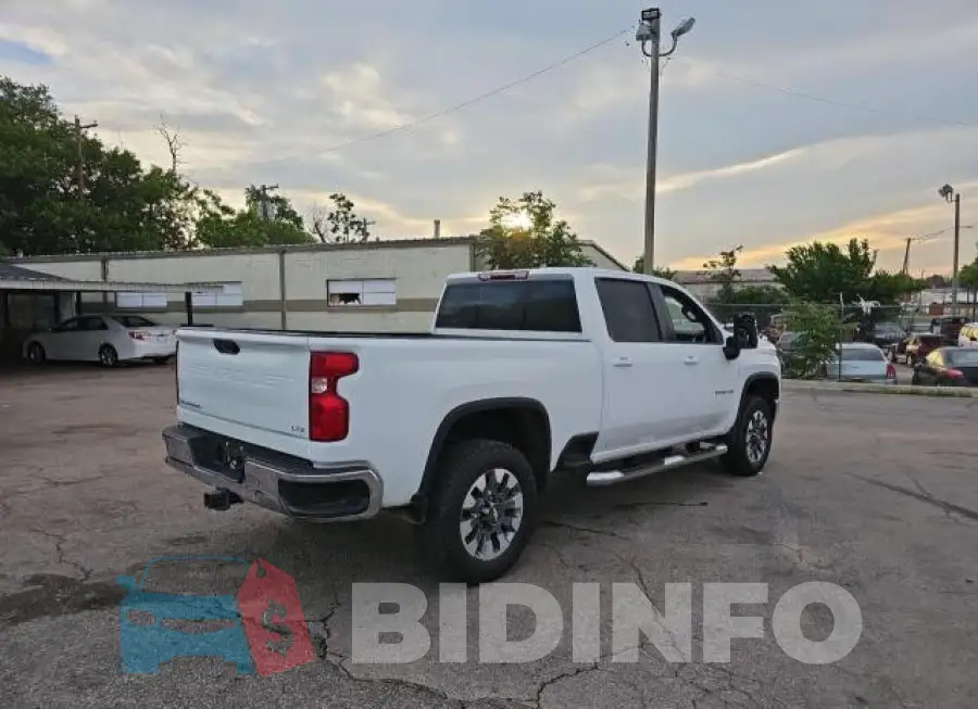 1GC4YNEY7NF152724 Photo# 4