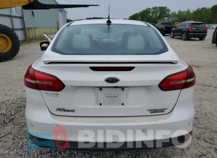 1FADP3J21GL335264 Photo# 6