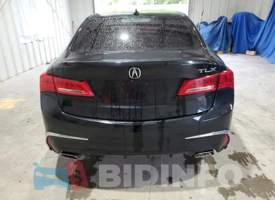 19UUB2F52JA011573 Photo# 6