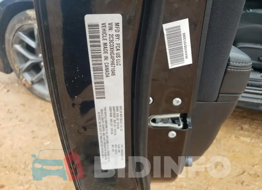 2C3CDXHG4PH671046 Photo# 12