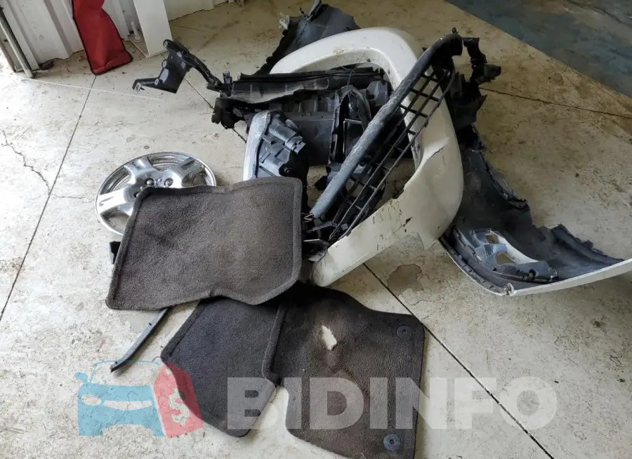 1FADP3E28GL381832 Photo# 12