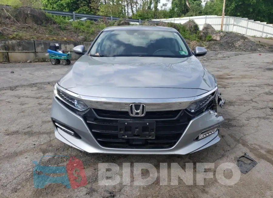 1HGCV3F50JA003884 Photo# 5