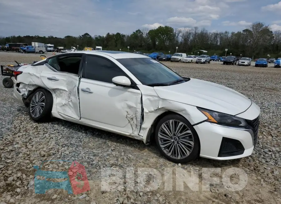 1N4BL4EV6PN402202 Photo# 4