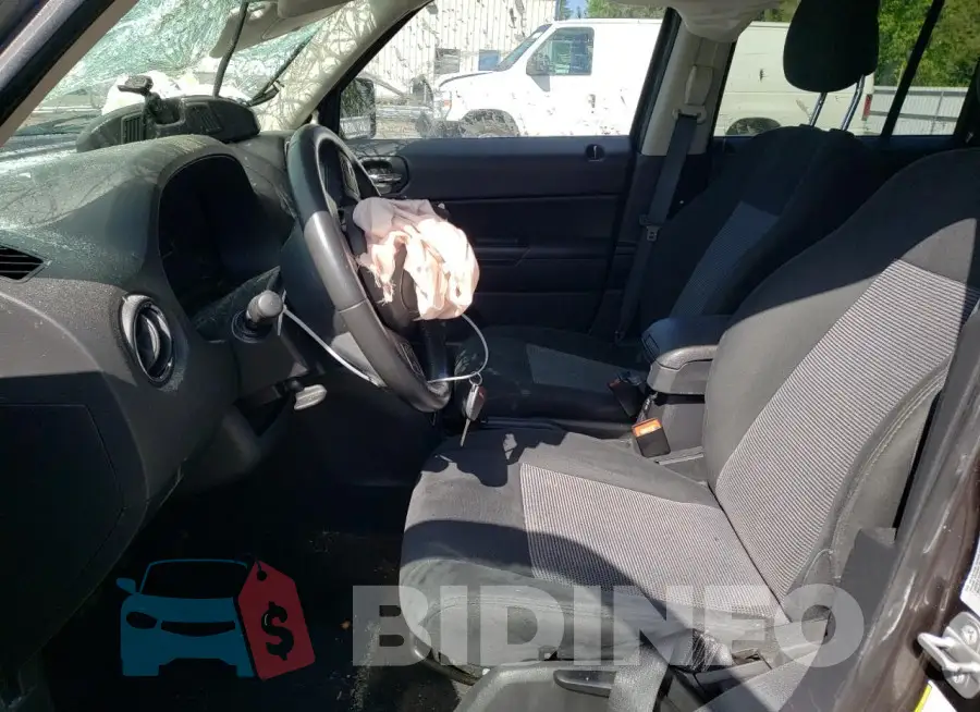 1C4NJRFB1FD148076 Photo# 7