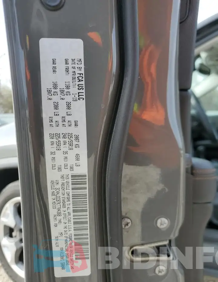 3C4NJDCB7KT704368 Photo# 14