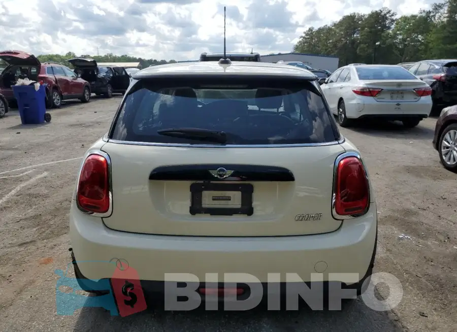 WMWXP5C50J2G62052 Photo# 6