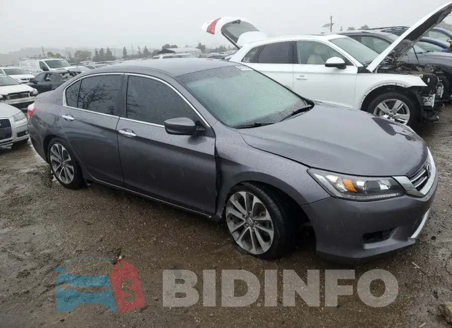 1HGCR2F55FA121337 Photo# 4