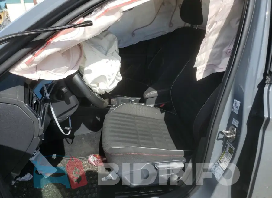 3VW5T7BU2MM097062 Photo# 7