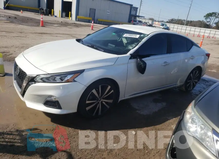 1N4BL4CV9LC168002 Photo# 1