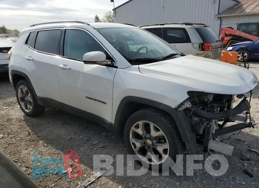 3C4NJDCB5LT111819 Photo# 4