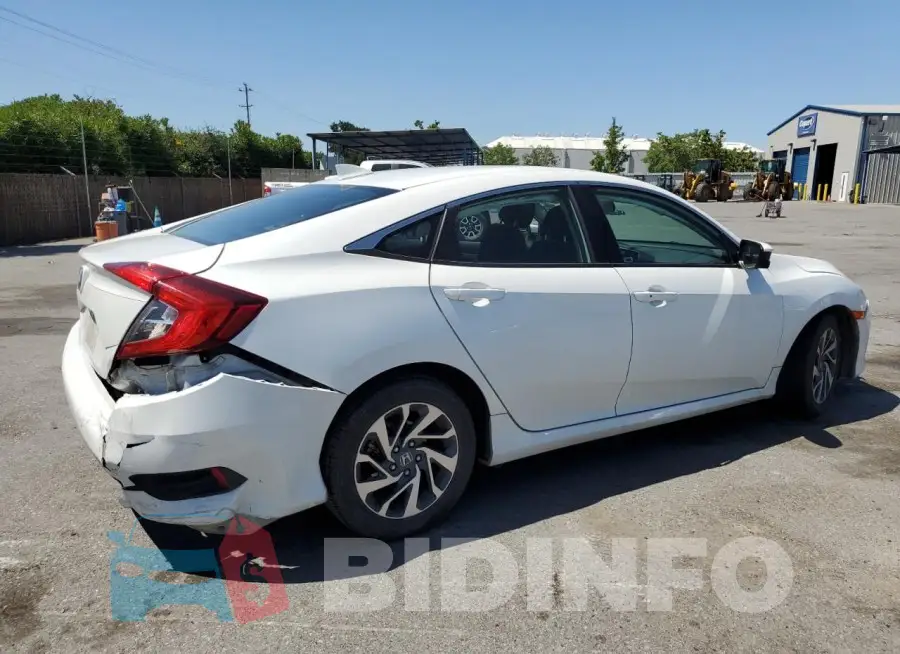 19XFC2F78HE231104 Photo# 3