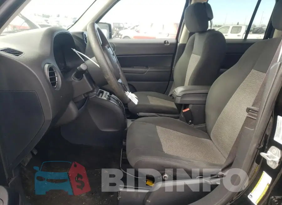 1C4NJRBB5FD155392 Photo# 7