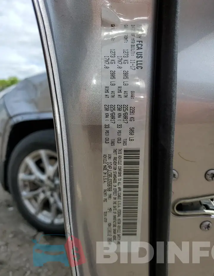1C4PJLCB5JD558768 Photo# 13
