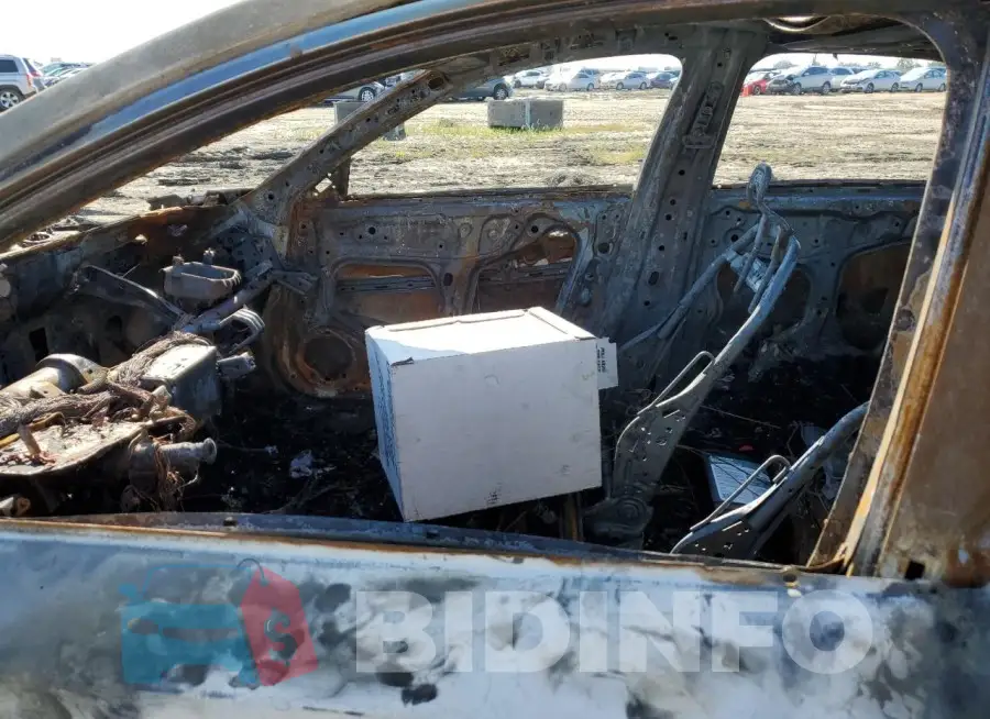 1HGCV3F92MA017874 Photo# 7