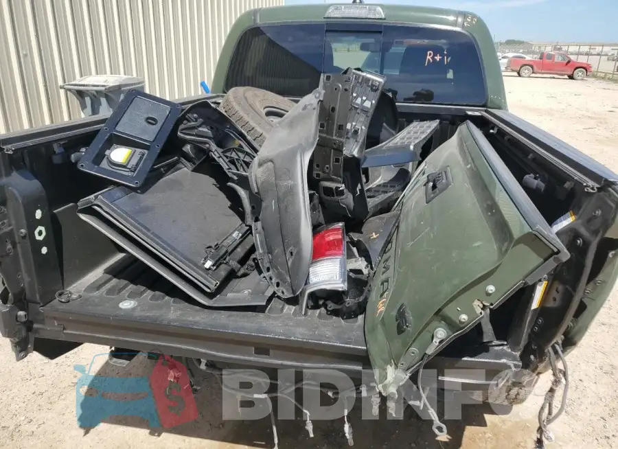 3TMCZ5AN0MM442662 Photo# 12