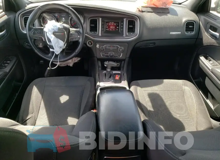 2C3CDXBG2FH768043 Photo# 8