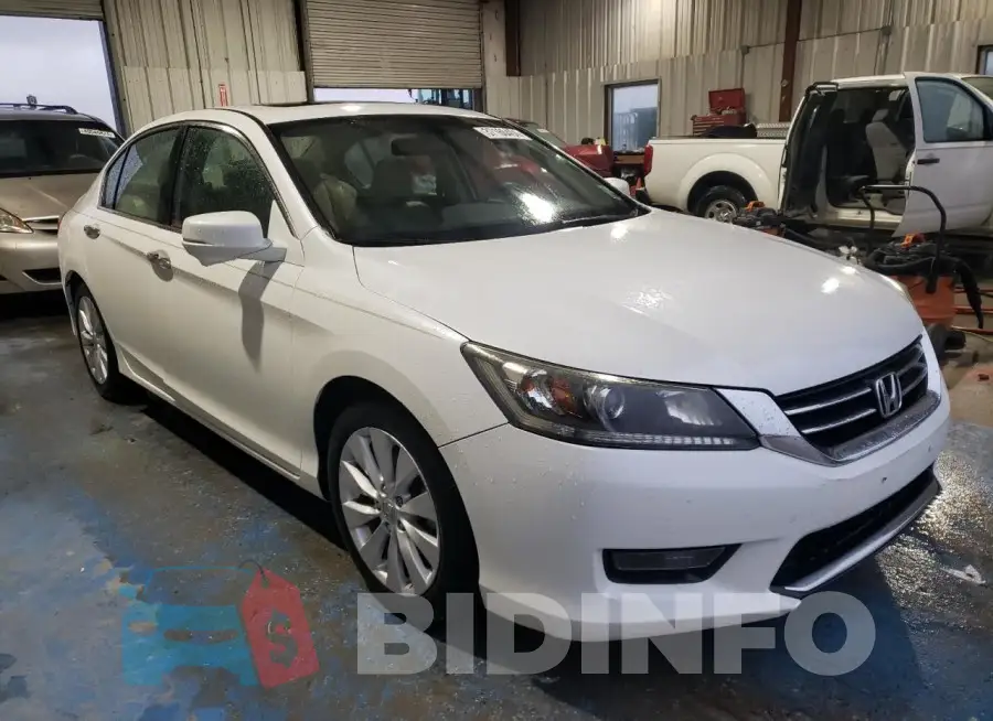 1HGCR2F74FA108547 Photo# 4