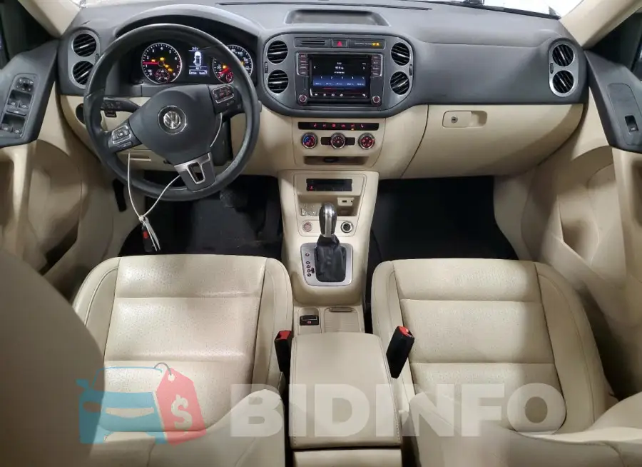 WVGAV7AX4HW500242 Photo# 8