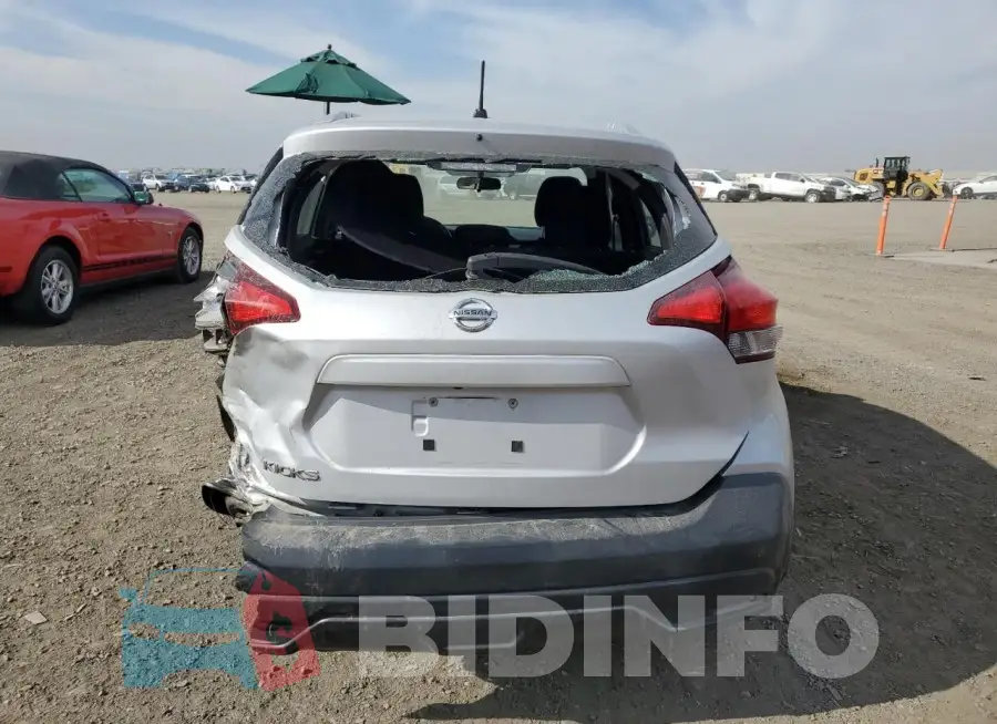 3N1CP5CU8JL538733 Photo# 6