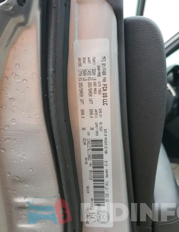 1C4SDJCT8LC130622 Photo# 14