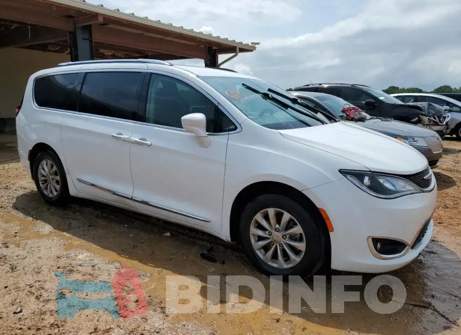 2C4RC1BG1KR539668 Photo# 4