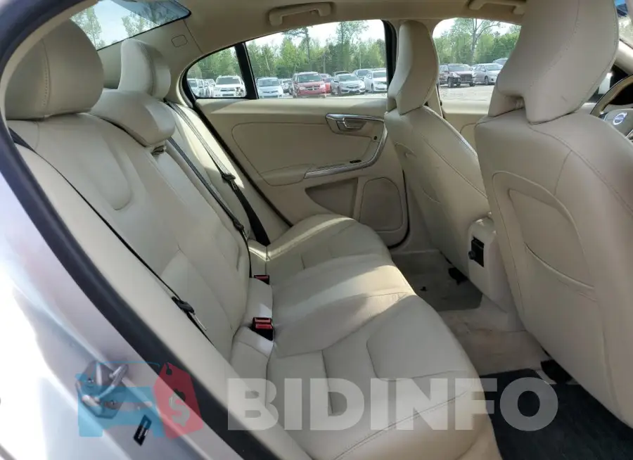 YV140MFK6F1345984 Photo# 10
