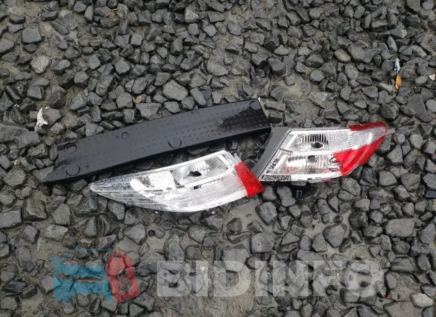 4T1BF1FK1FU891466 Photo# 12