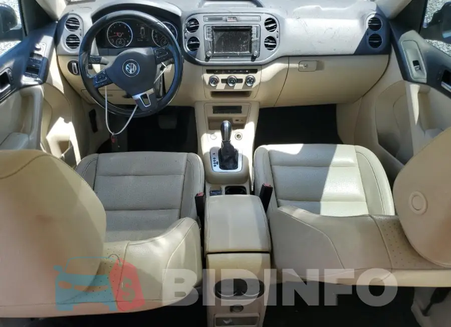 WVGRV7AX2HW508083 Photo# 8