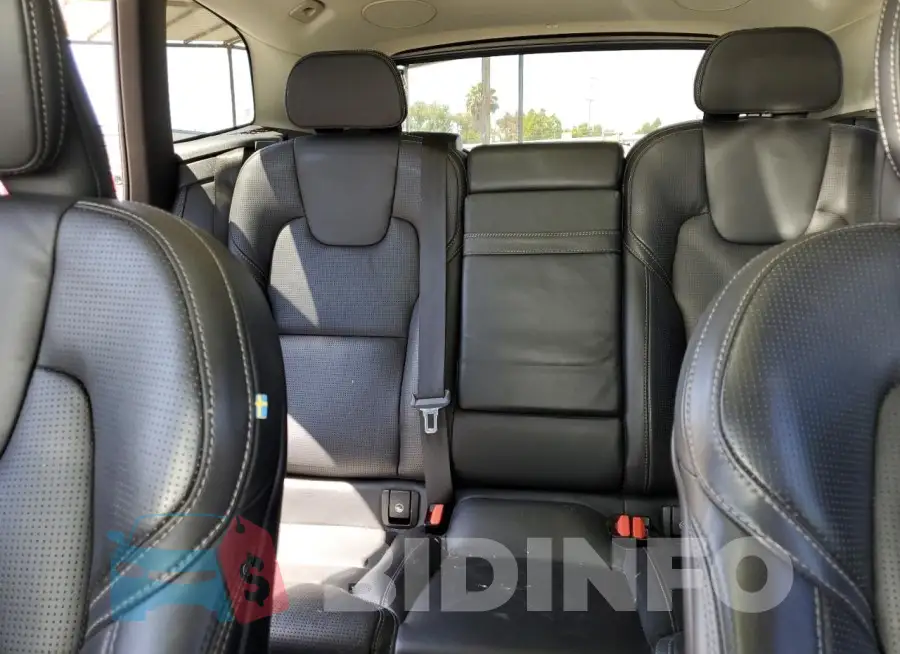 YV4102DL4M1728065 Photo# 10
