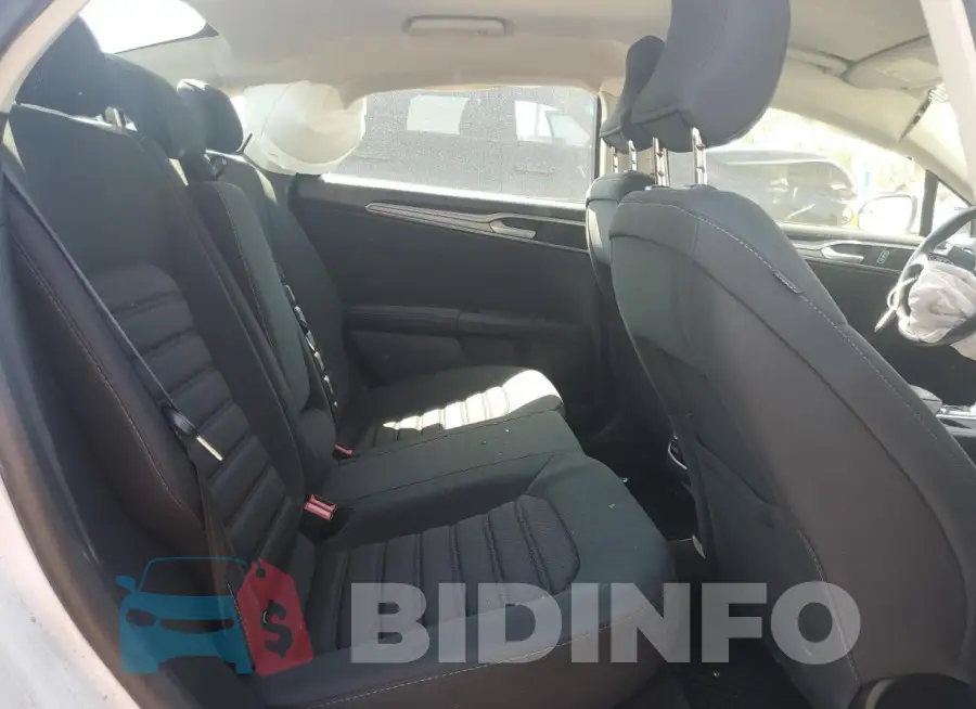 3FA6P0LU5JR269560 Photo# 10