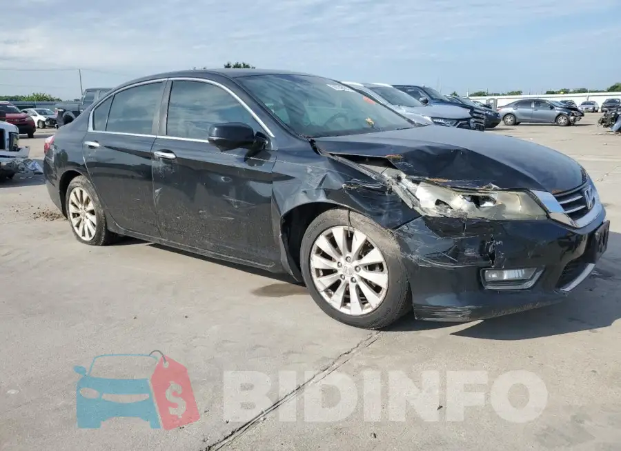 1HGCR2F85FA152646 Photo# 4