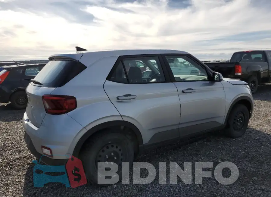 KMHRB8A32NU138918 Photo# 3