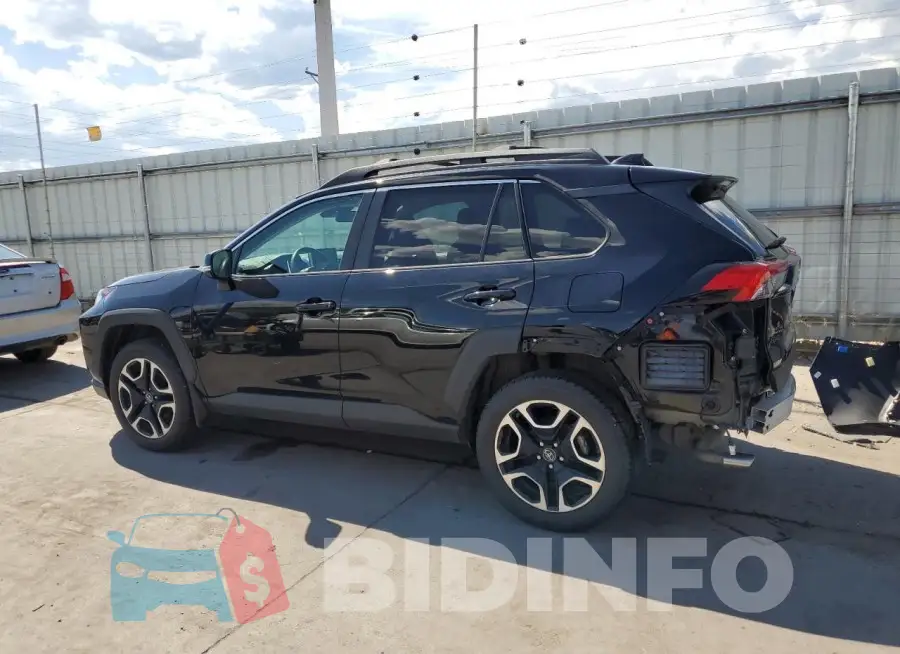 2T3J1RFV8KW021847 Photo# 2