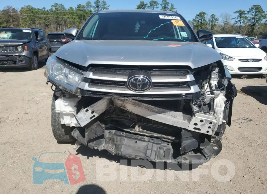 5TDZZRFH6JS251442 Photo# 5