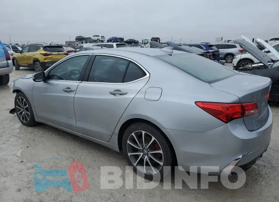 19UUB2F36KA003976 Photo# 2