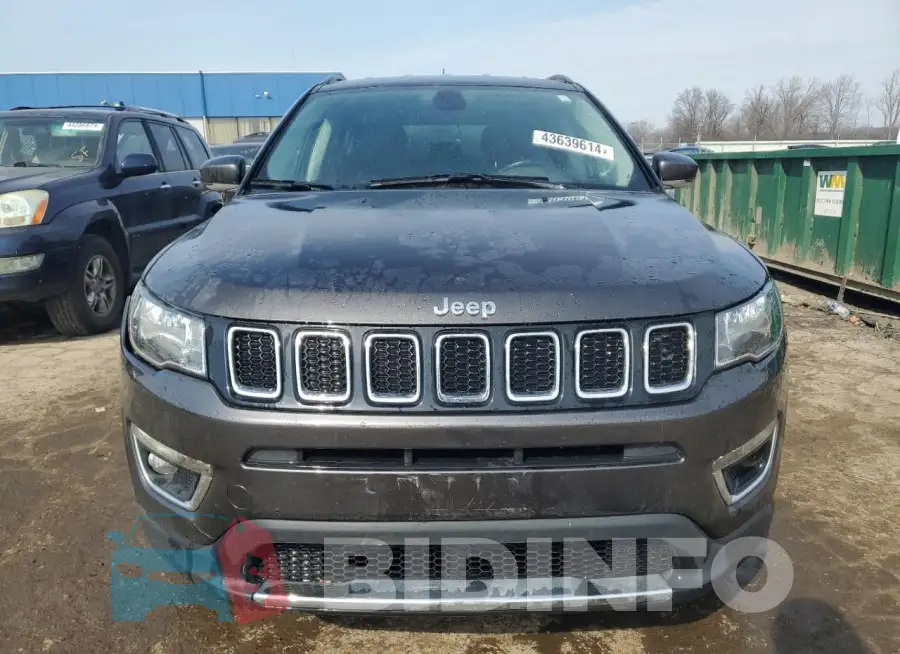 3C4NJDCB3LT124147 Photo# 5