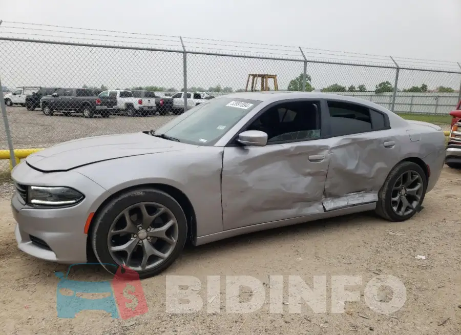 2C3CDXHG1FH815764 Photo# 1