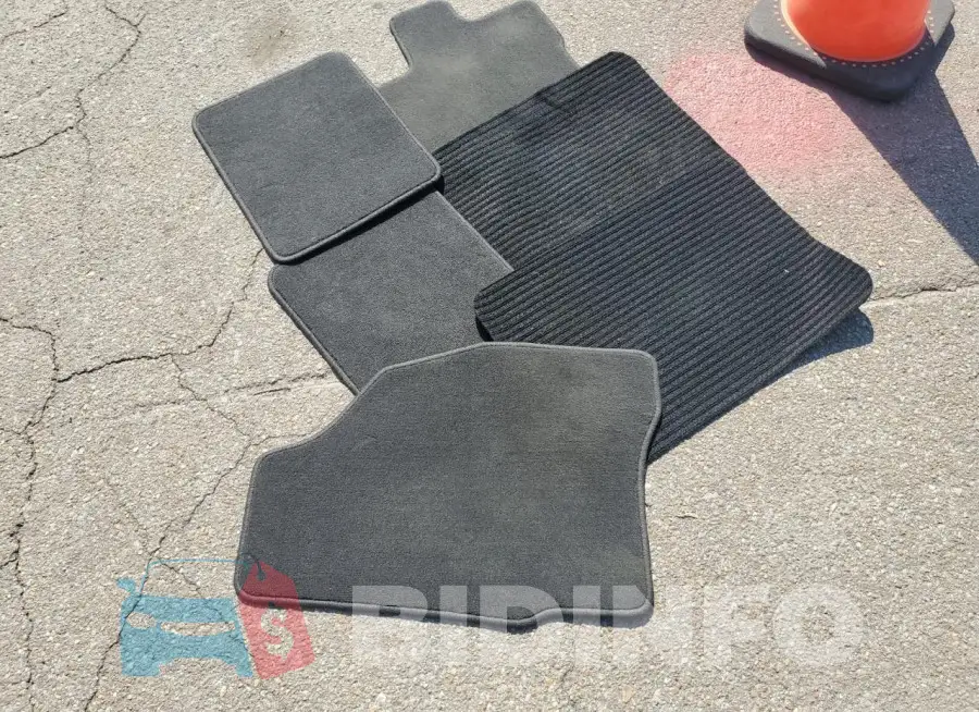 1FAHP2E84JG127616 Photo# 12