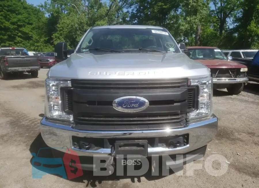 1FTBF2B61KEE58348 Photo# 5