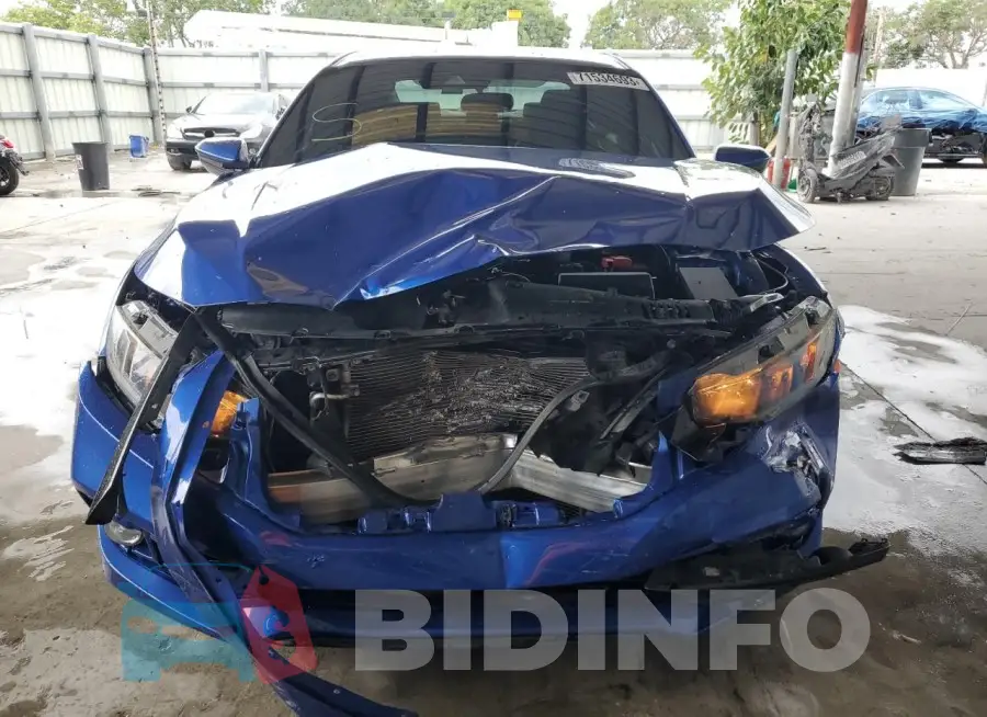 19XFC2F87KE042802 Photo# 5