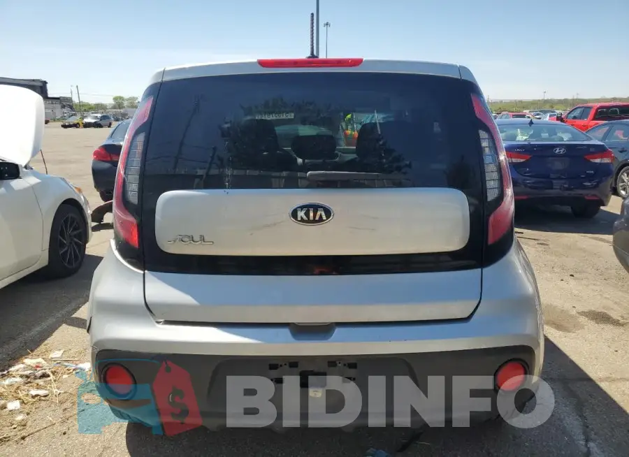 KNDJN2A2XH7458097 Photo# 6
