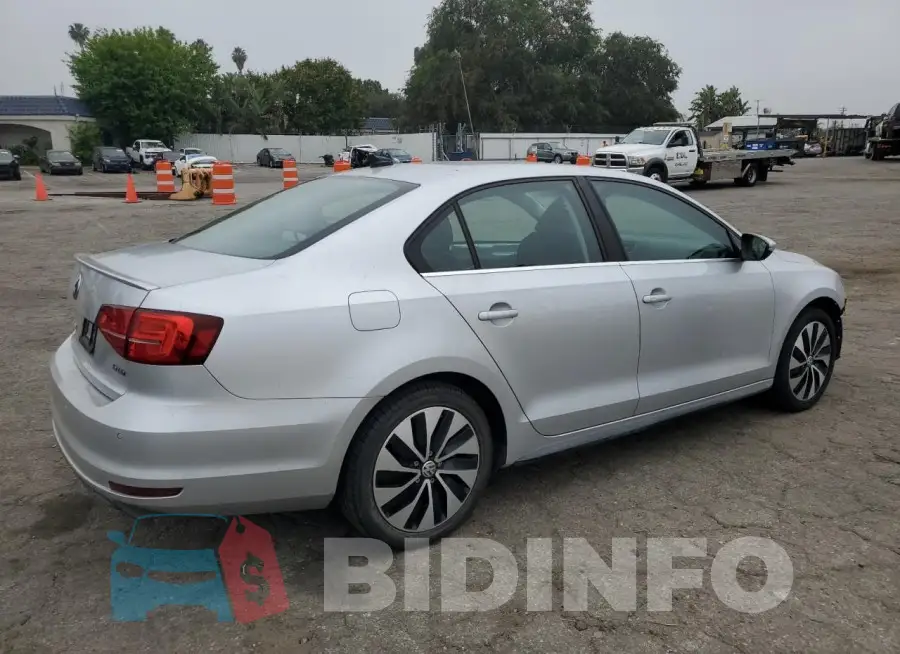 3VW637AJ2FM327438 Photo# 3