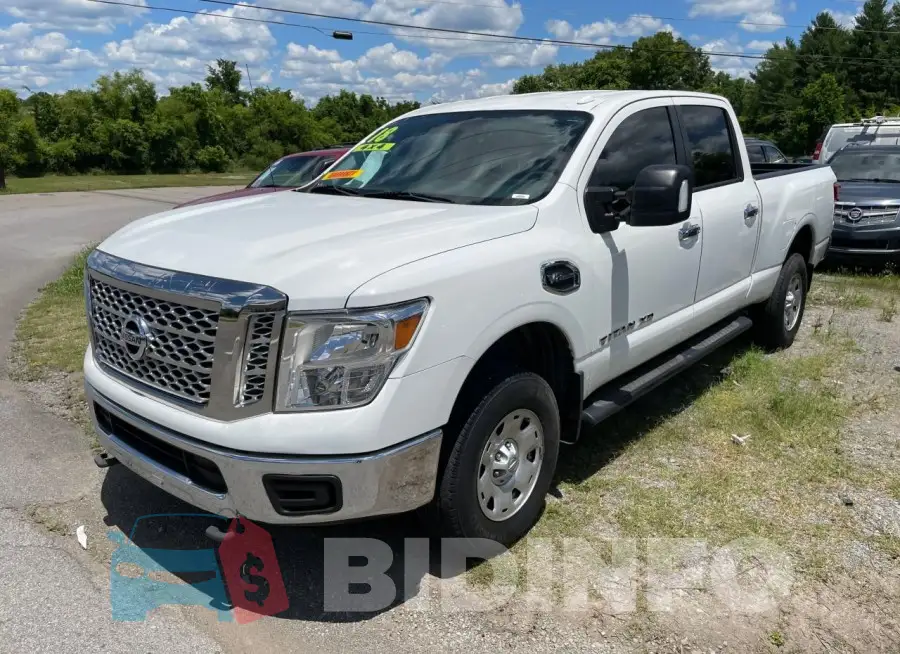 1N6AA1F35JN510922 Photo# 2