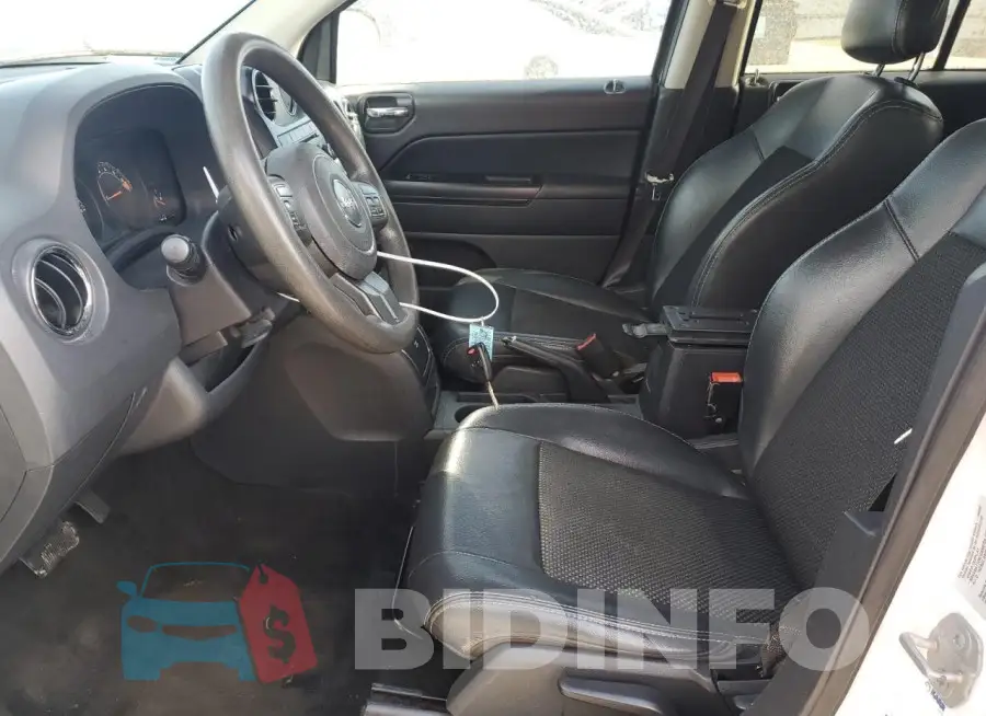 1C4NJCBA3FD373318 Photo# 7