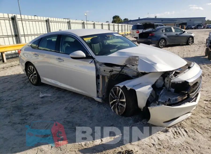 1HGCV3F13MA004528 Photo# 4